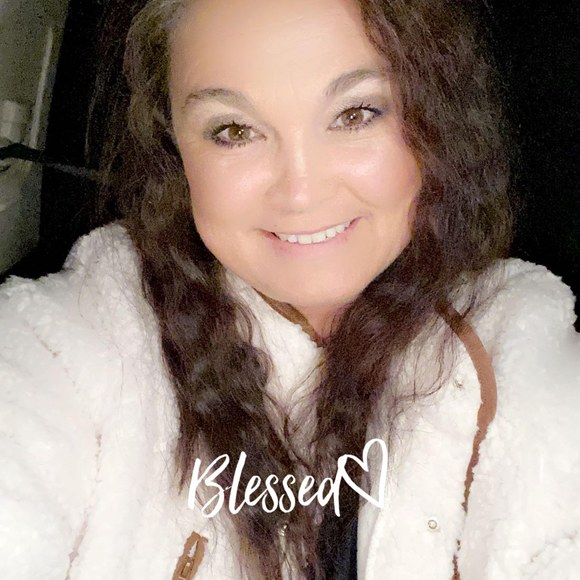 Poshmark profile picture for @taps